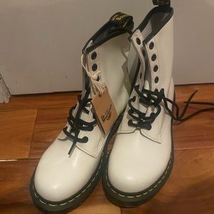 Brand new w tags doc Martin white size 8